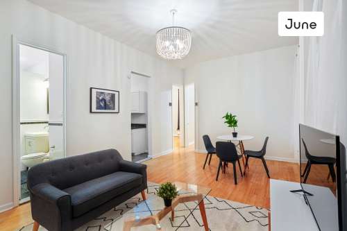 Private bedroom in 4 bed/1 bath Home 19 0