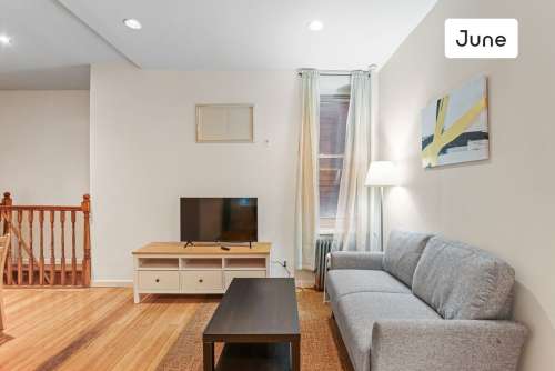 Private bedroom in 3 bed/1 bath Home 0 2