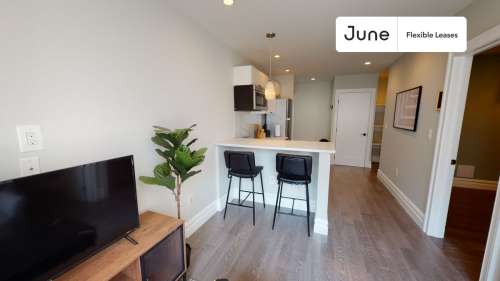 Private bedroom in 4 bed/1 bath Home 84 2