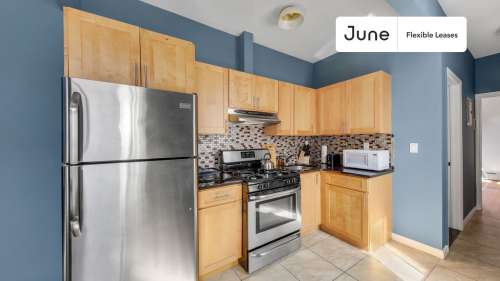 Private bedroom in 4 bed/1 bath Home 125 1
