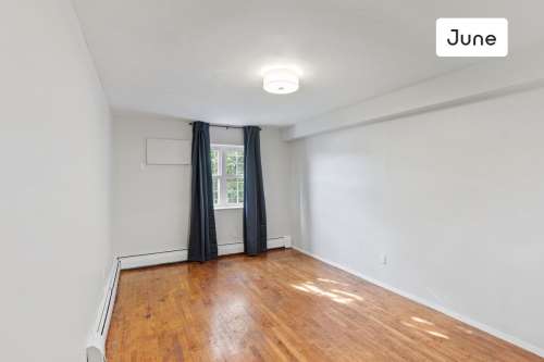 Private bedroom in 4 bed/1 bath Home 65 2