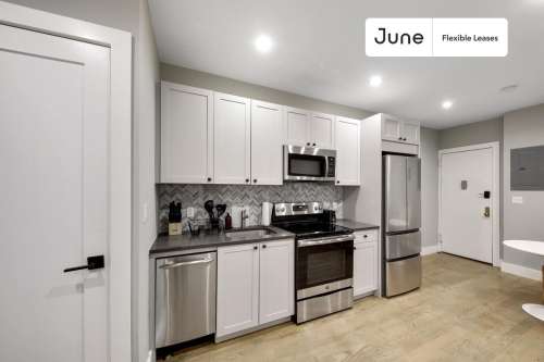 Private bedroom in 4 bed/1 bath Home 145 3