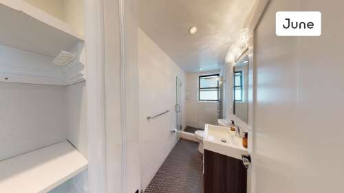 Private bedroom in 4 bed/1 bath Home 36 1
