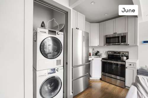 Private bedroom in 4 bed/1 bath Home 73 1
