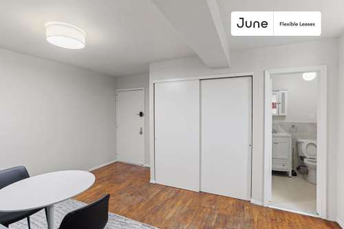 Private bedroom in 4 bed/1 bath Home 120 3