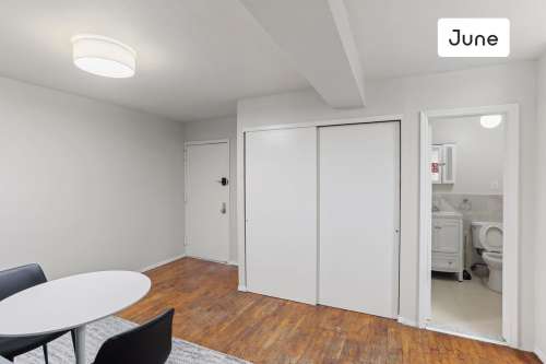 Private bedroom in 4 bed/1 bath Home 63 2