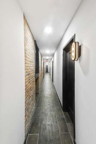 S Bed Studios 99 31