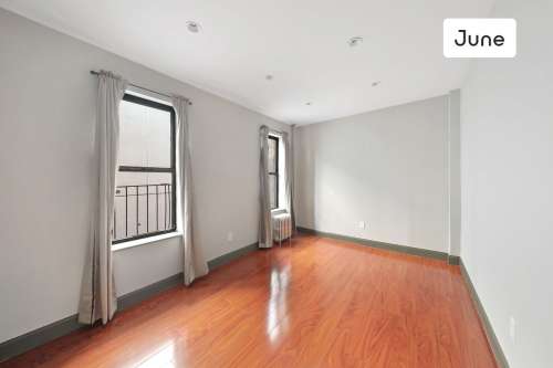 Private bedroom in 4 bed/1 bath Home 54 3