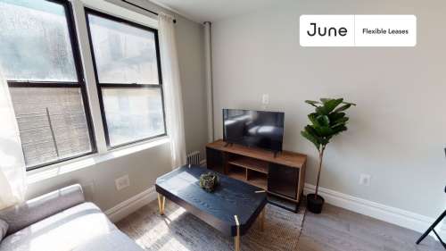 Private bedroom in 4 bed/1 bath Home 84 3