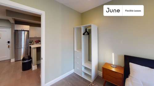 Private bedroom in 3 bed/1 bath Home 19 2
