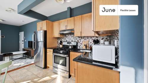 Private bedroom in 4 bed/1 bath Home 90 2