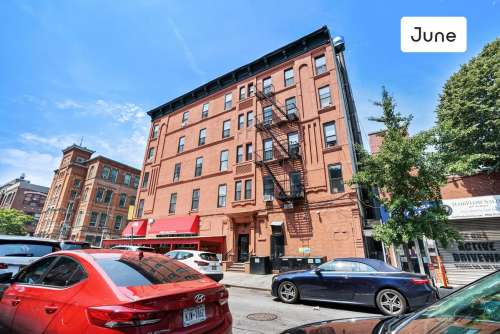 Private bedroom in 4 bed/1 bath Home 74 0