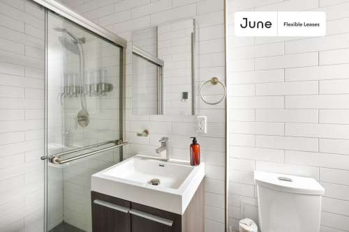Private bedroom in 4 bed/1 bath Home 130 3