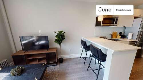 Private bedroom in 4 bed/1 bath Home 85 0