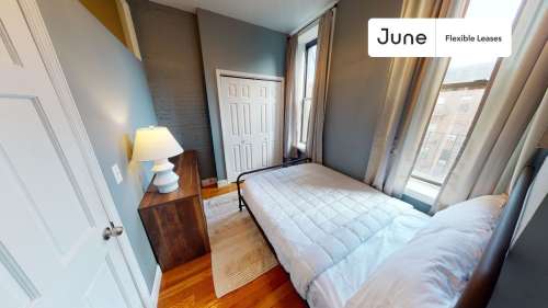 Private bedroom in 4 bed/1 bath Home 141 1