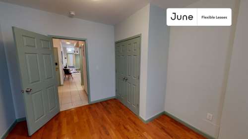 Private bedroom in 4 bed/1 bath Home 115 1