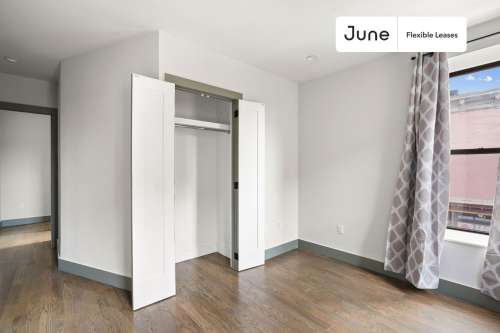 Private bedroom in 4 bed/1 bath Home 128 1