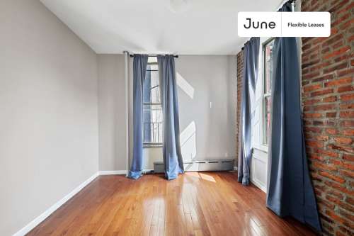 Private bedroom in 4 bed/1 bath Home 155 2