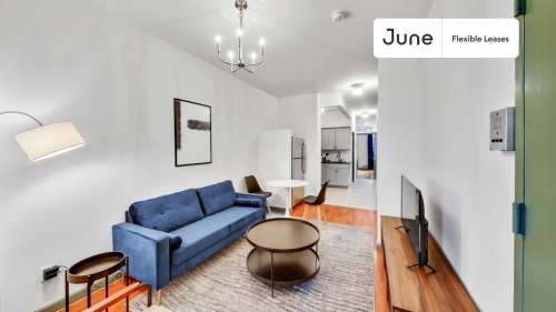 Private bedroom in 4 bed/1 bath Home 157 3