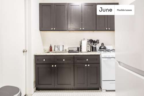  Studio  in Upper West Side on a flexible lease 1 3