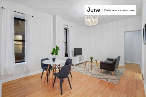Private bedroom in 4 bed/1 bath Home 184 2