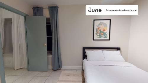 Private bedroom in 3 bed/1 bath Home 25 2