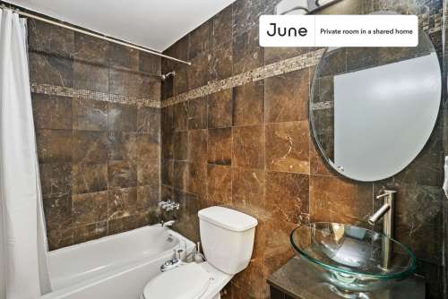 Private bedroom in 3 bed/1 bath Home 13 0