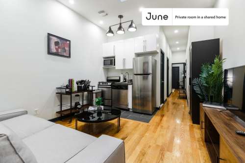 Private bedroom in 3 bed/1 bath Home 38 0