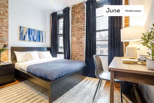Private bedroom in 4 bed/2 bath Home 26 3