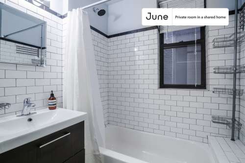 Private bedroom in 4 bed/2 bath Home 23 3