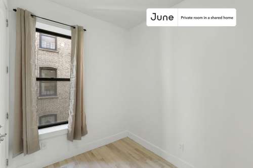 Private bedroom in 4 bed/1 bath Home 190 3
