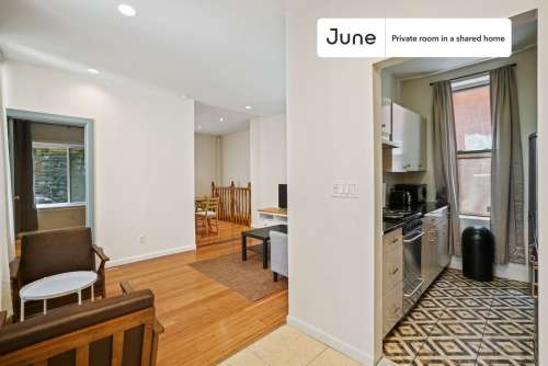 Private bedroom in 3 bed/1 bath Home 12 1