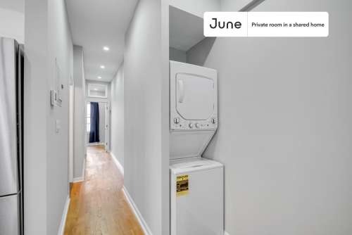 Private bedroom in 3 bed/1 bath Home 47 2