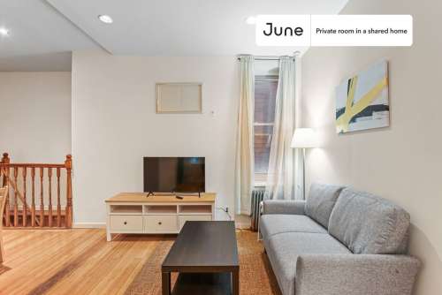 Private bedroom in 3 bed/1 bath Home 10 2