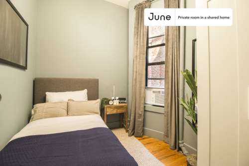 Private bedroom in 3 bed/1 bath Home 28 0