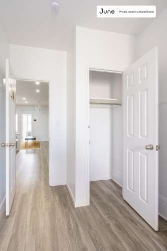 Private bedroom in 4 bed/1 bath Home 0 0