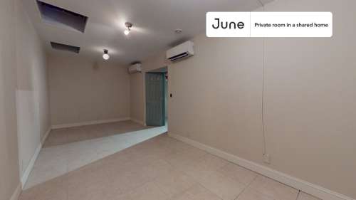 Private bedroom in 3 bed/1 bath Home 10 0