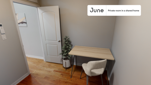 Private bedroom in 3 bed/1 bath Home 49 1