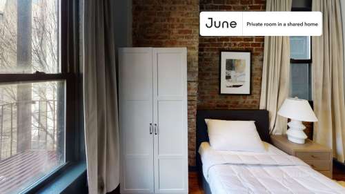 Private bedroom in 4 bed/2 bath Home 44 1