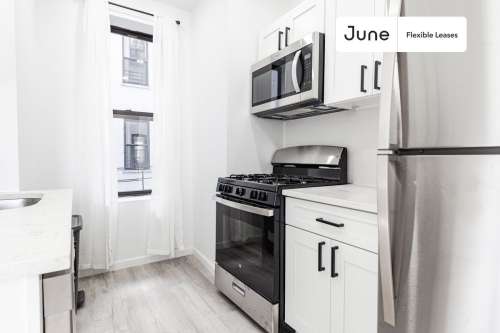 Private bedroom in 4 bed/1 bath Home 205 1