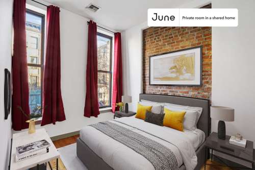 Private bedroom in 4 bed/1.5 bath Home 8 2