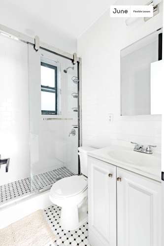 Private bedroom in 4 bed/1 bath Home 205 0