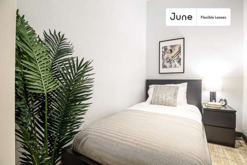 Private bedroom in 4 bed/2 bath Home 64 3