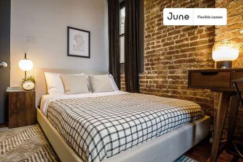 Private bedroom in 4 bed/2 bath Home 72 3