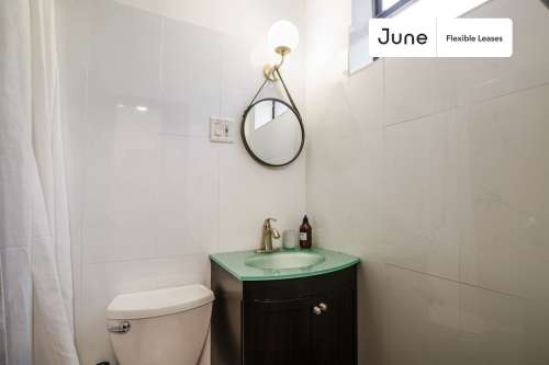  1 bedroom  in Hell's Kitchen on a flexible lease 2 1