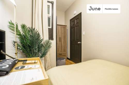  1 bedroom  in Hell's Kitchen on a flexible lease 4 3