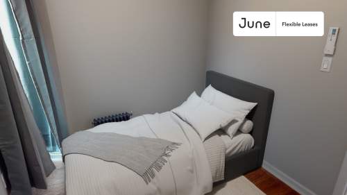 Private bedroom in 3 bed/1 bath Home 62 3