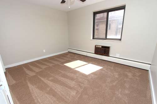 S Bed Anita Hall 7