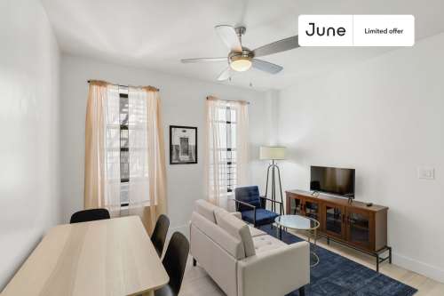 Private bedroom in 4 bed/1 bath Home 225 1