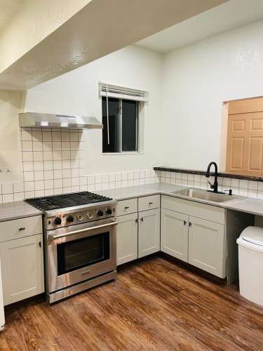 15th St - Nice room in newly renovated house 3